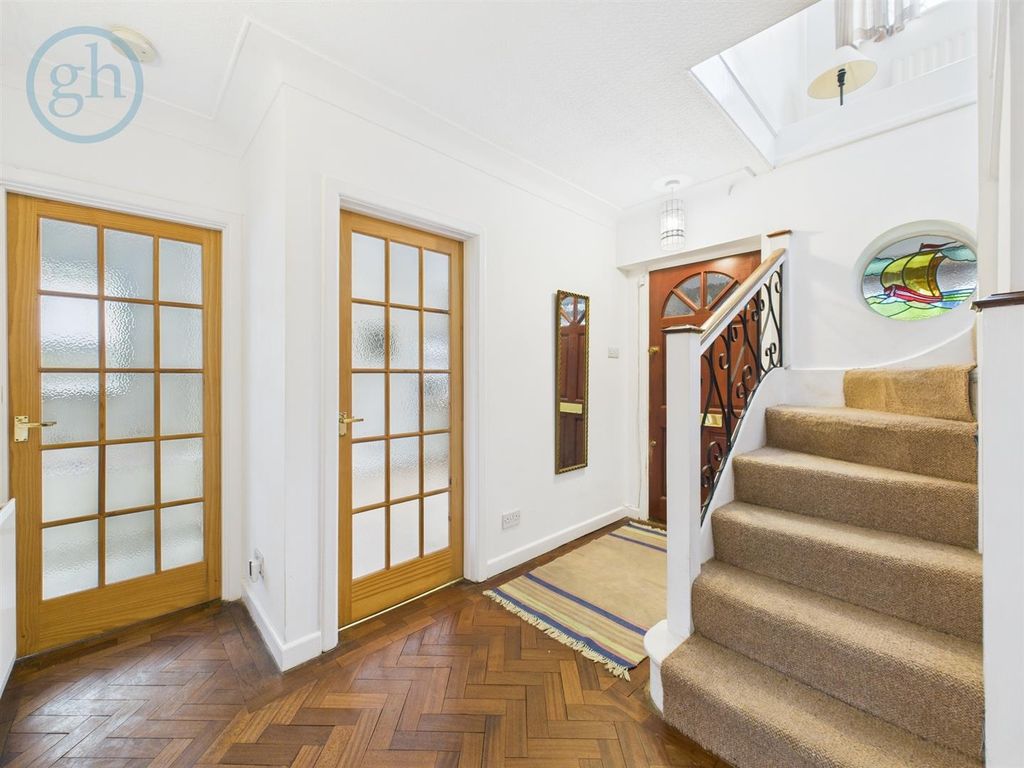 Property photo 2 of 17 5A.Jpg