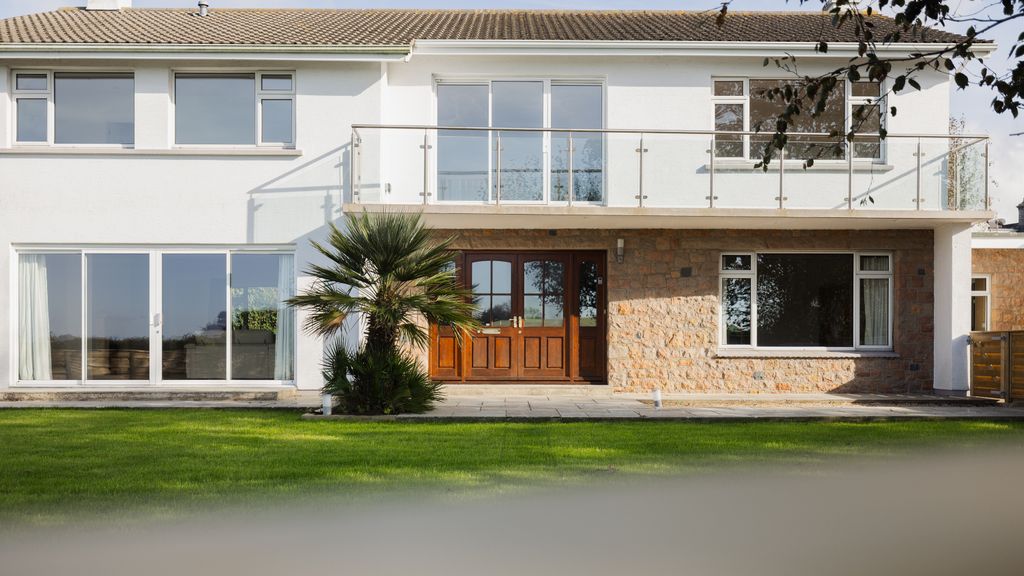 Property photo 3 of 20