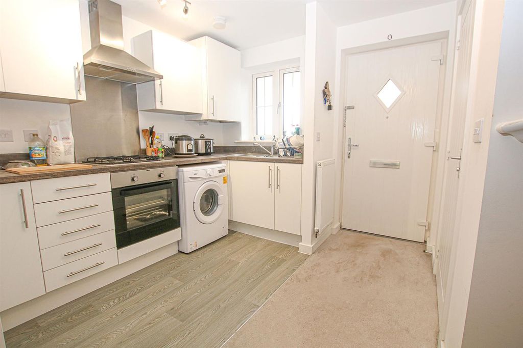 Property photo 3 of 11 Img_6938 Kit.Jpg