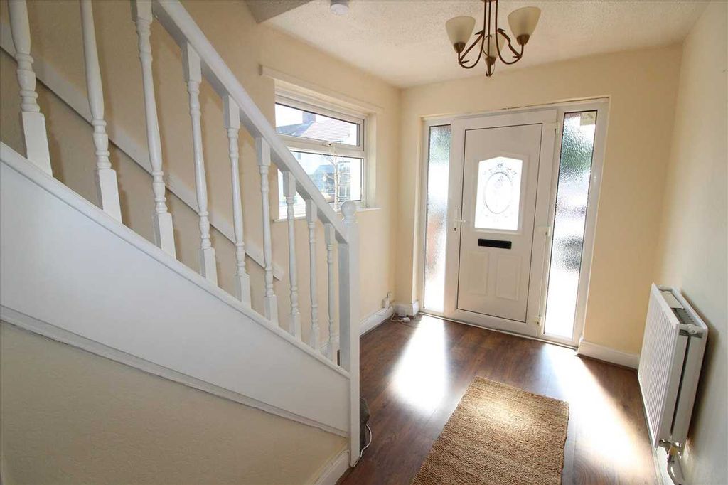 Property photo 2 of 13 Hall