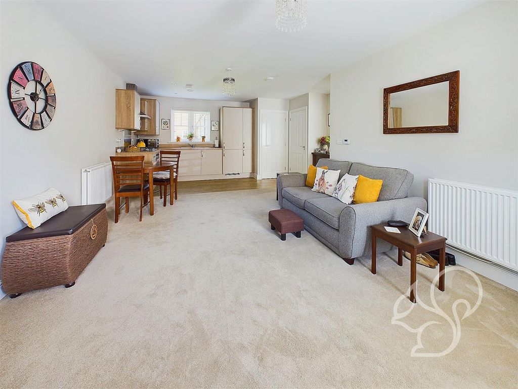 Property photo 2 of 12 Living Room/Kitchen