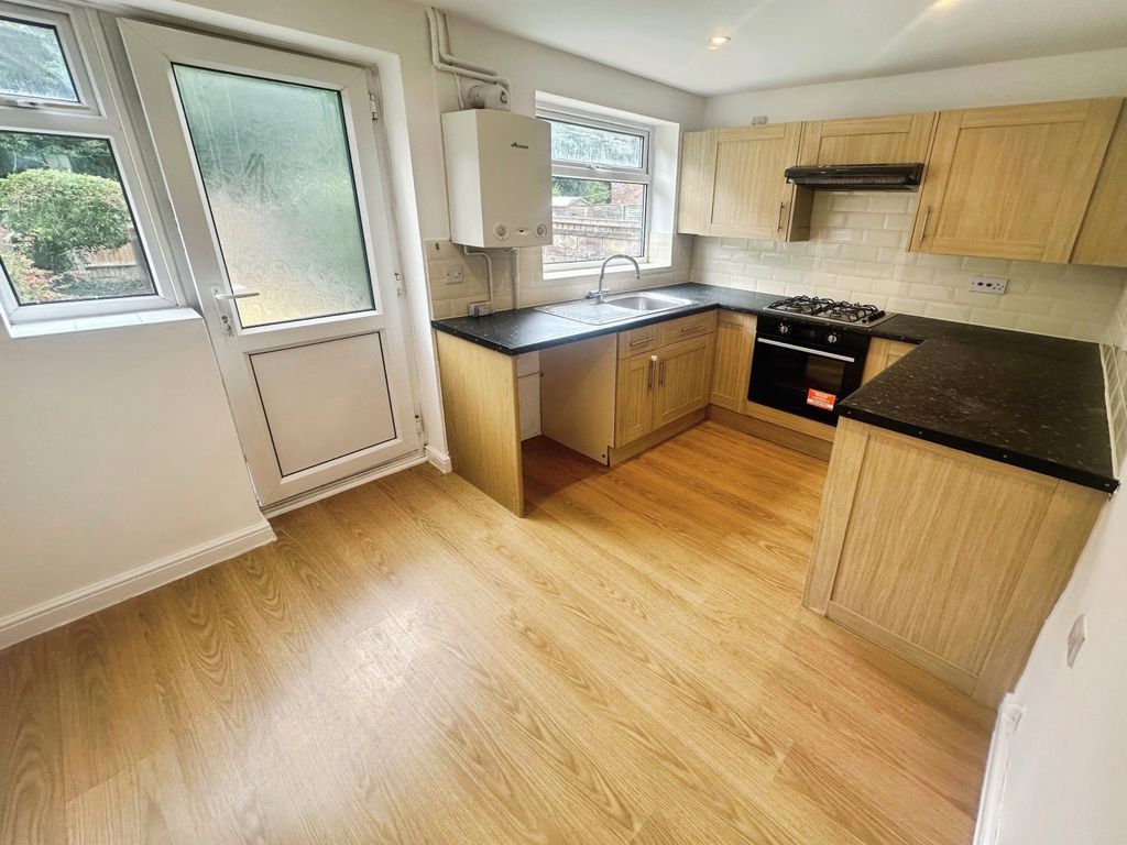 Property photo 2 of 8 Kitchen