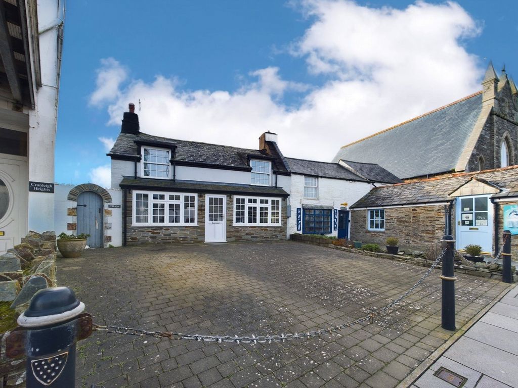 4 bed semi-detached house for sale Tintagel