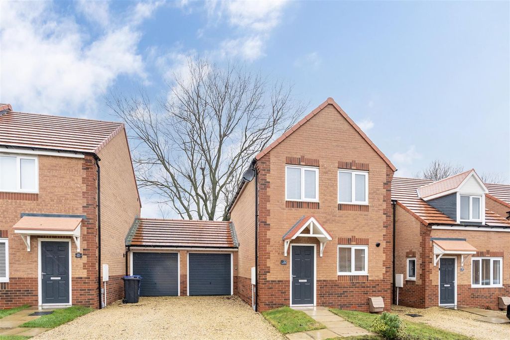 Property photo 1 of 9 External