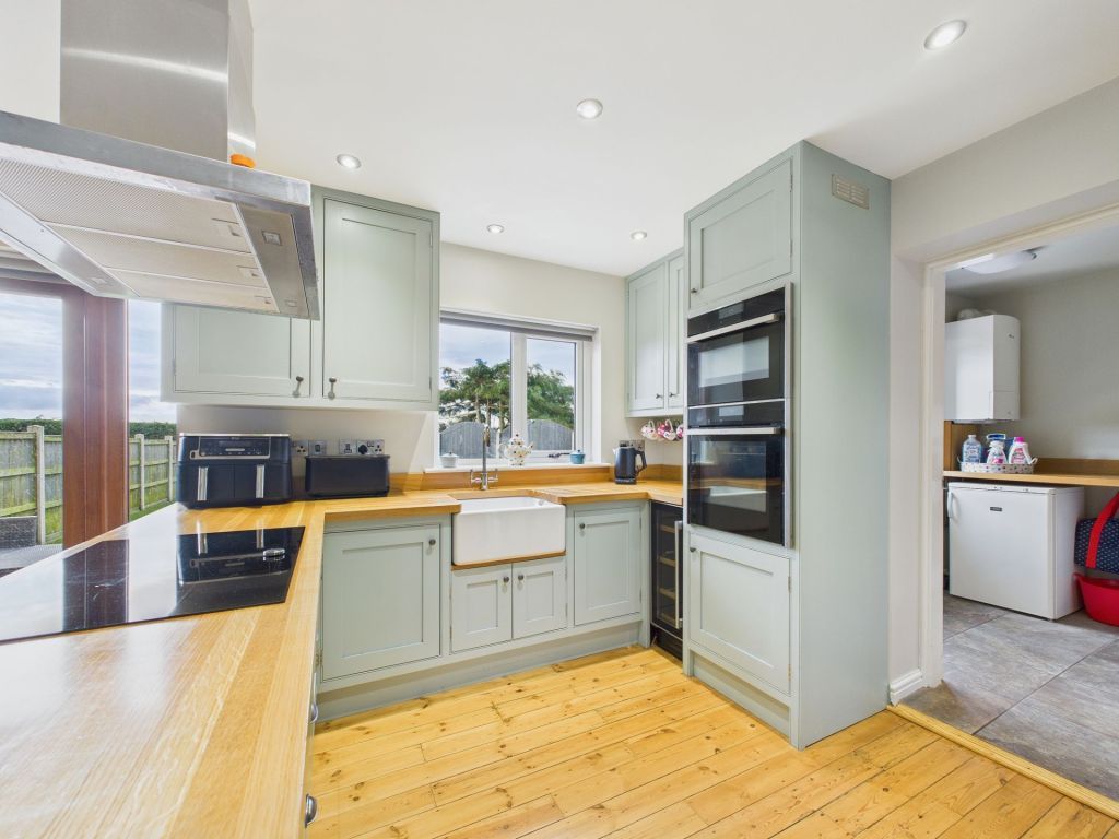 Property photo 3 of 25