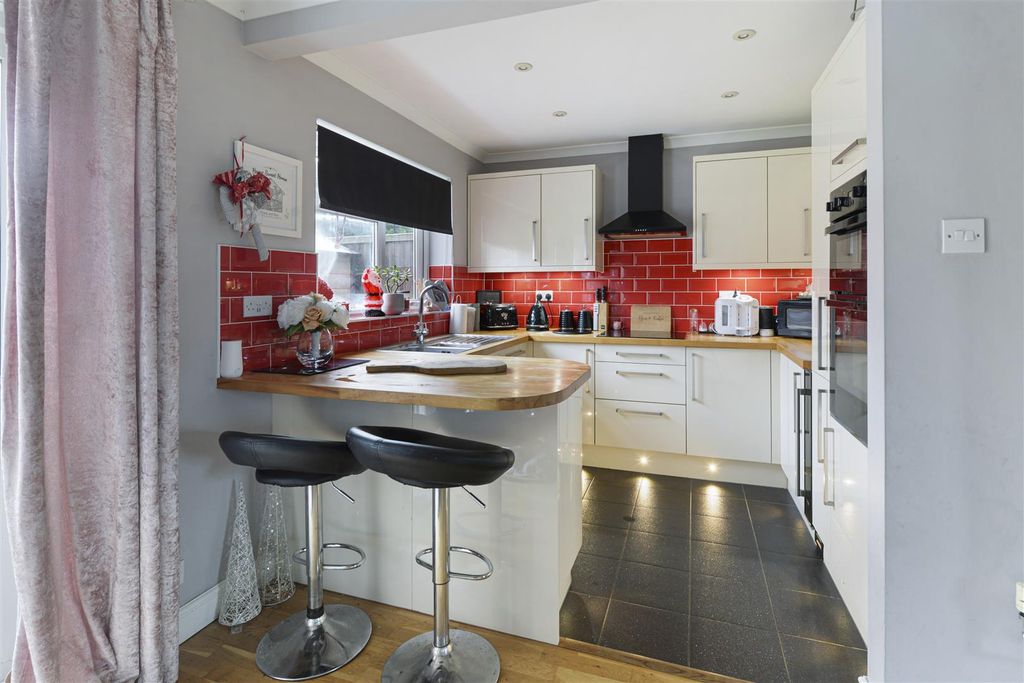 Property photo 3 of 12 110Keats05.Jpg