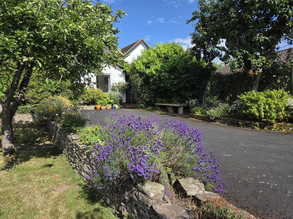 Property photo 2 of 23
