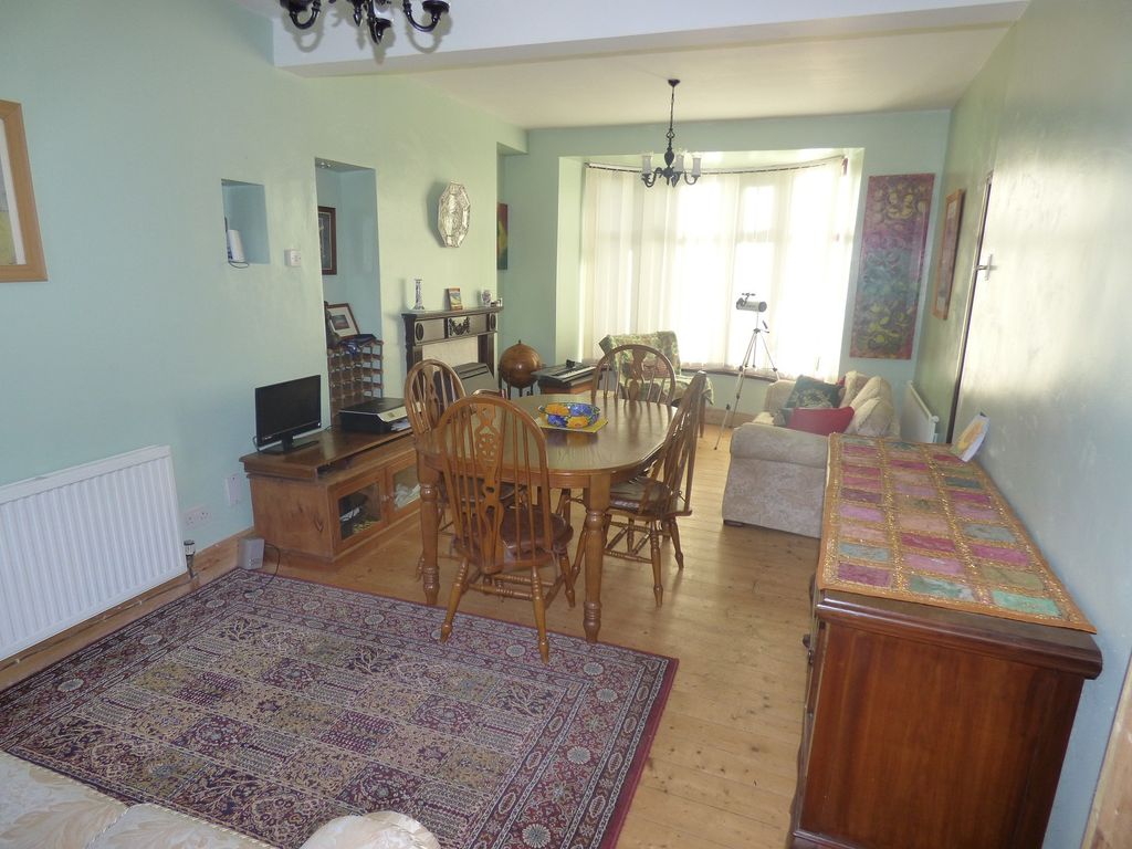 Property photo 2 of 19 Main Lounge