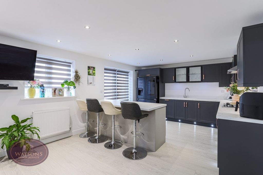 Property photo 2 of 36