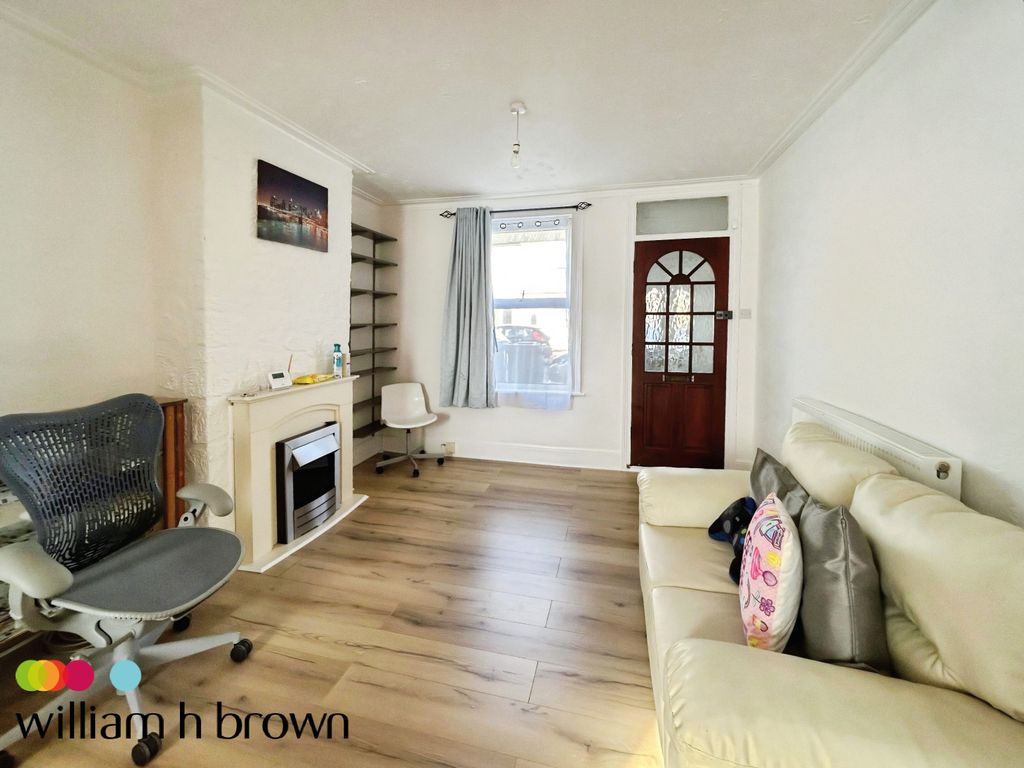 Property photo 2 of 11 Living Room