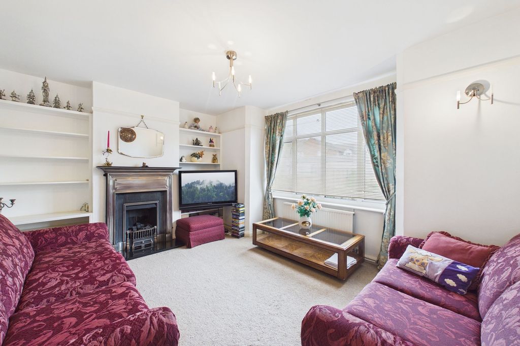 Property photo 2 of 14