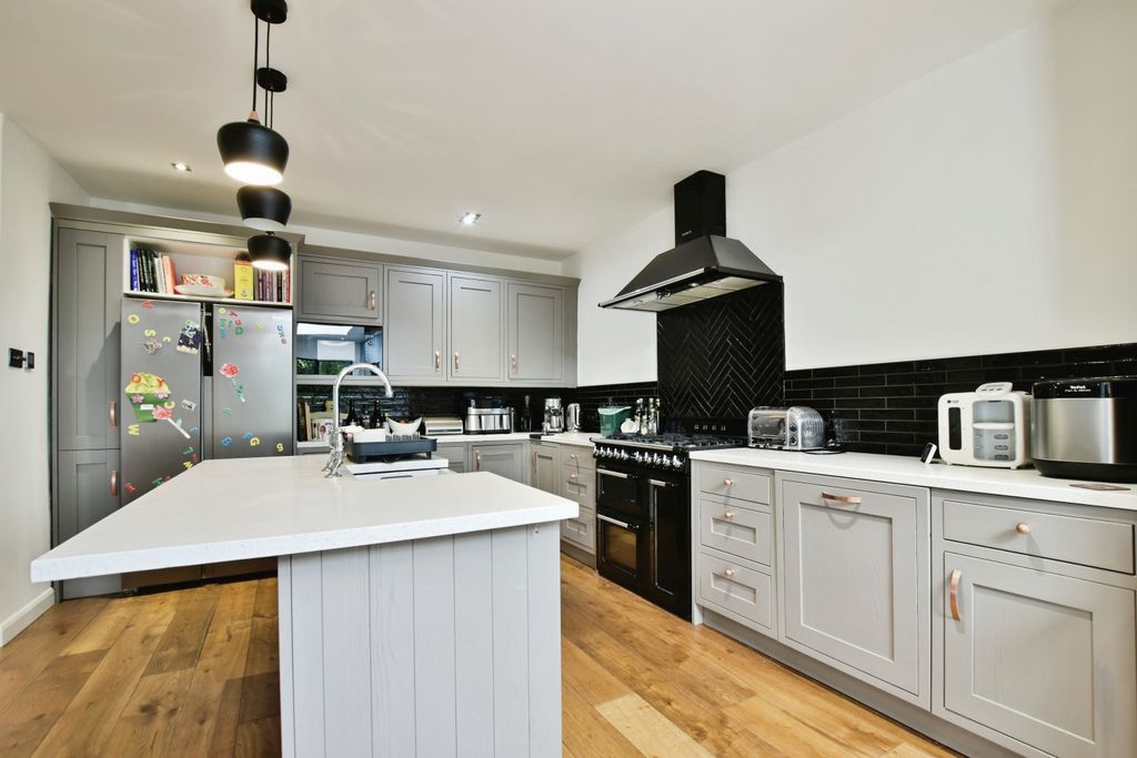 Property photo 2 of 20 Kitchen Diner