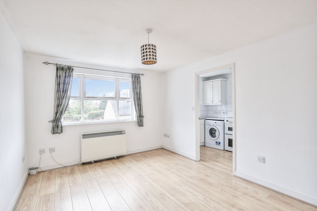 Property photo 3 of 9 Tlc_F1Acacd8-21c9-4Fc3-9c90-177320B50E6c_3Bed134