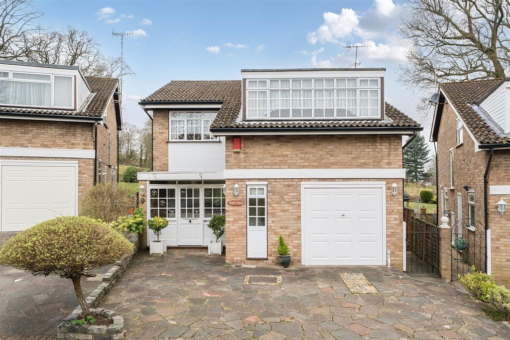 Property photo 1 of 18 Exterior: