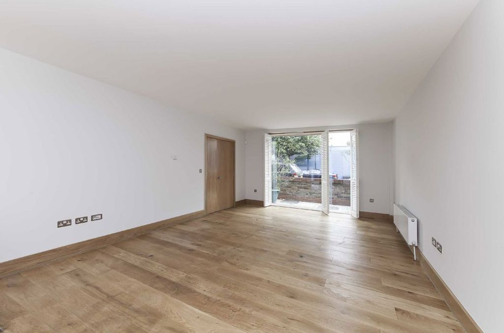 Property photo 3 of 7