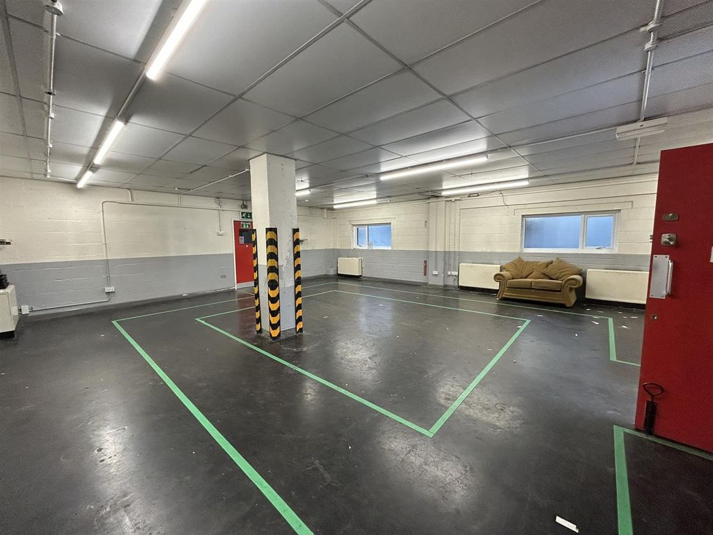 Property photo 3 of 7 3