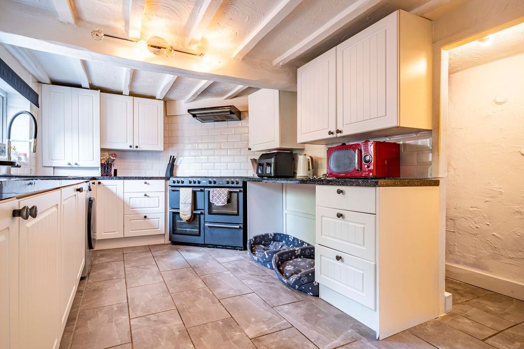 Property photo 3 of 16 Kitchen