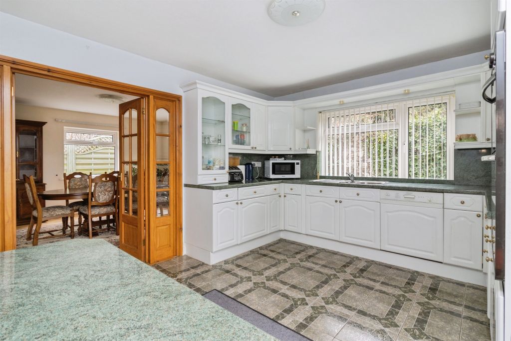 Property photo 2 of 21