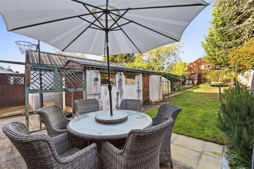 Property photo 3 of 16 Micklefield Road-11.Jpg
