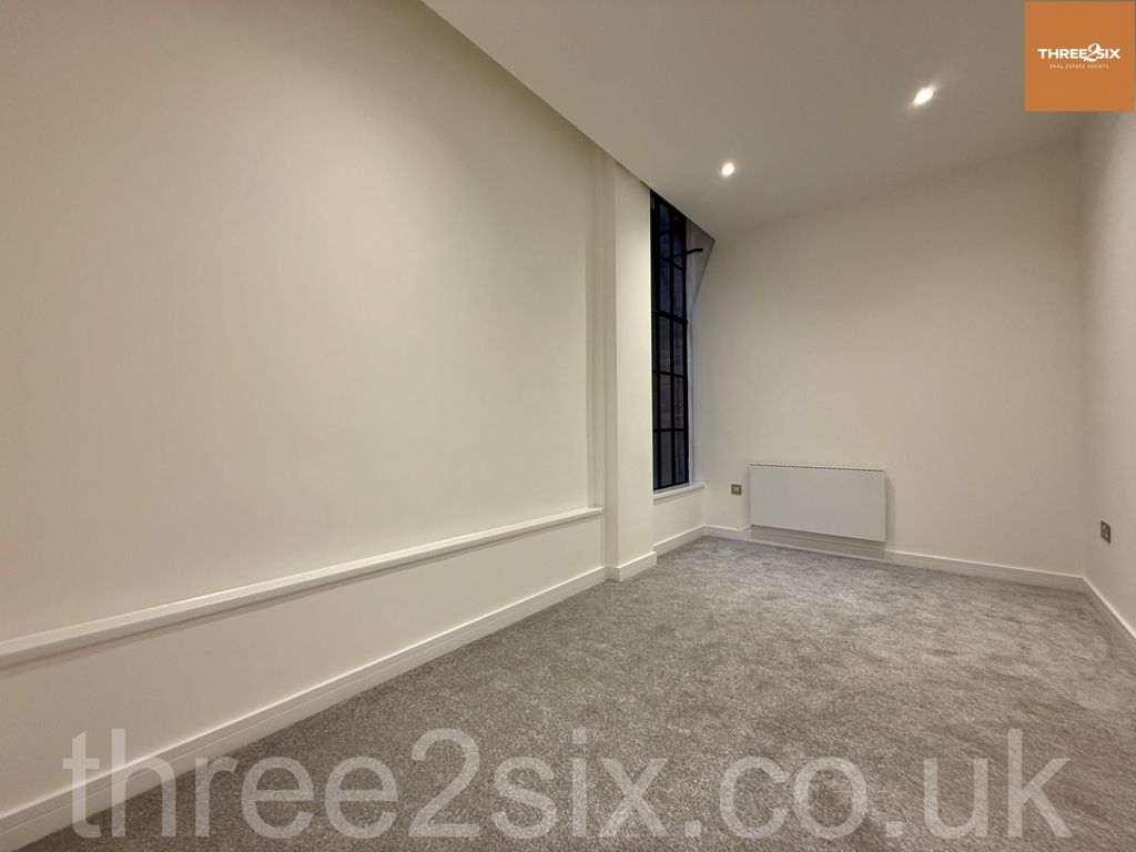 Property photo 1 of 7 Stunning Brand-New 2-Bed Apartment In The Historic Gem Building