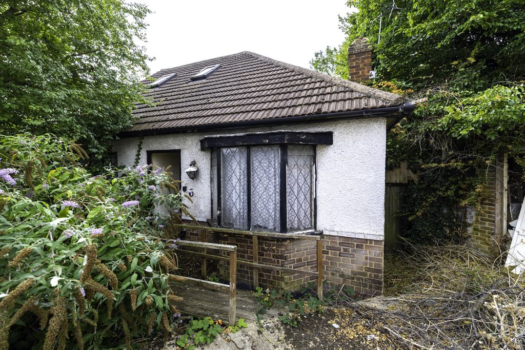 Property photo 1 of 18