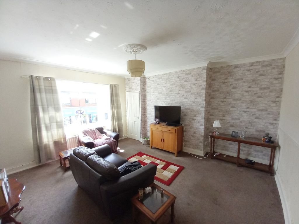 Property photo 2 of 7 Lounge