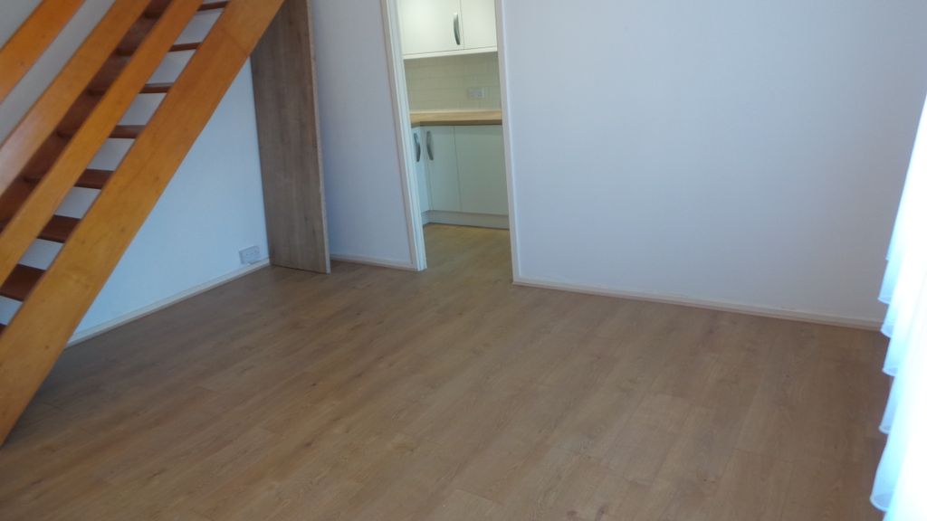 Property photo 3 of 9 Lounge