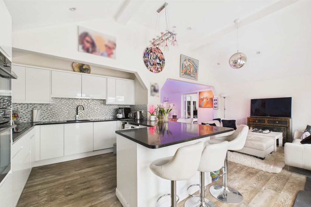 Property photo 2 of 18 Kitchen Diner