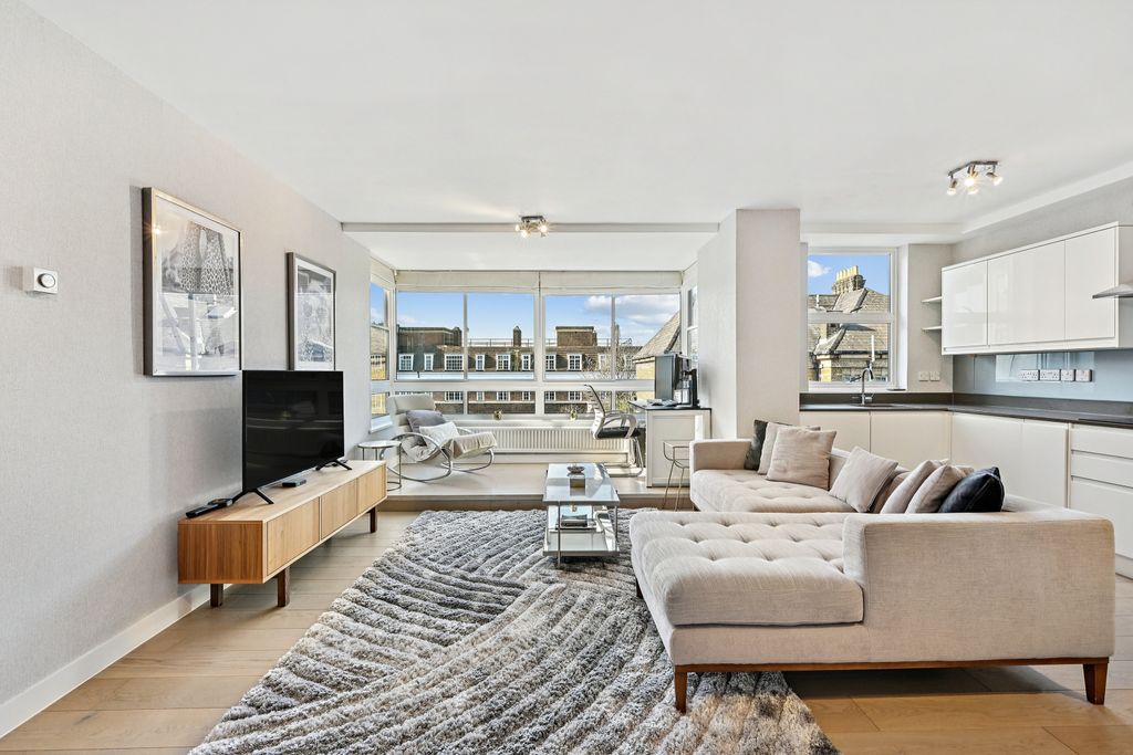 Property photo 3 of 16 Reception