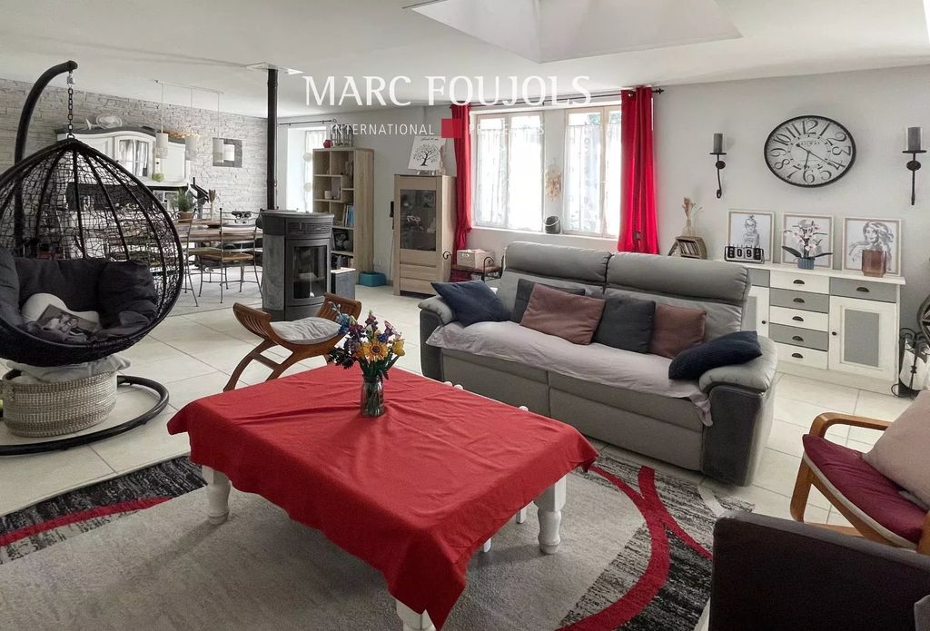 Property photo 1 of 28 A Traditional Longère In Flagy, Seine-Et-Marne