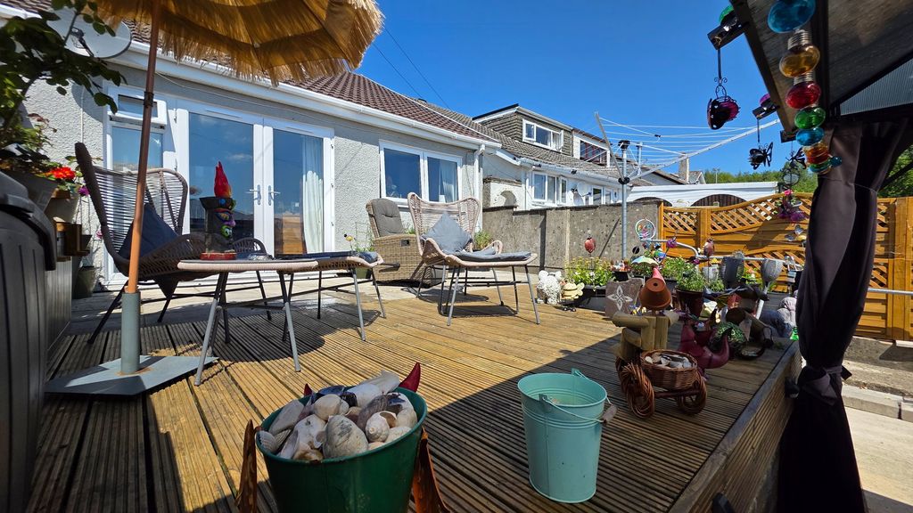 Property photo 2 of 23