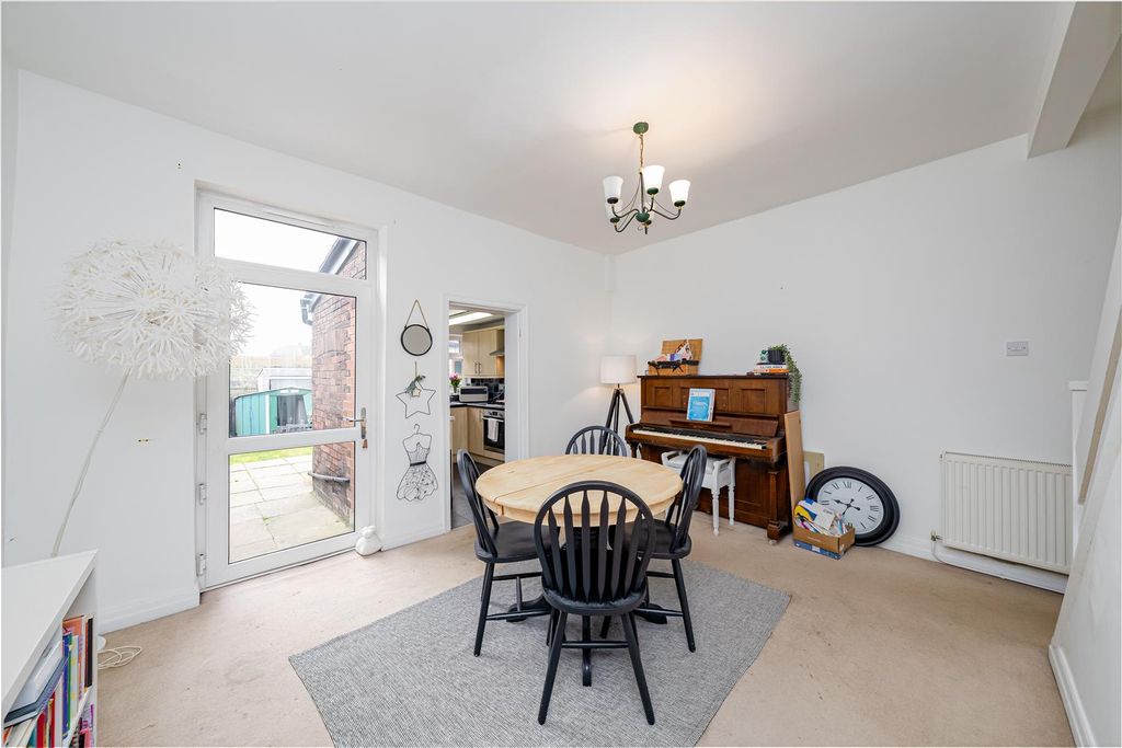 Property photo 3 of 18 Manchester-1.Jpg