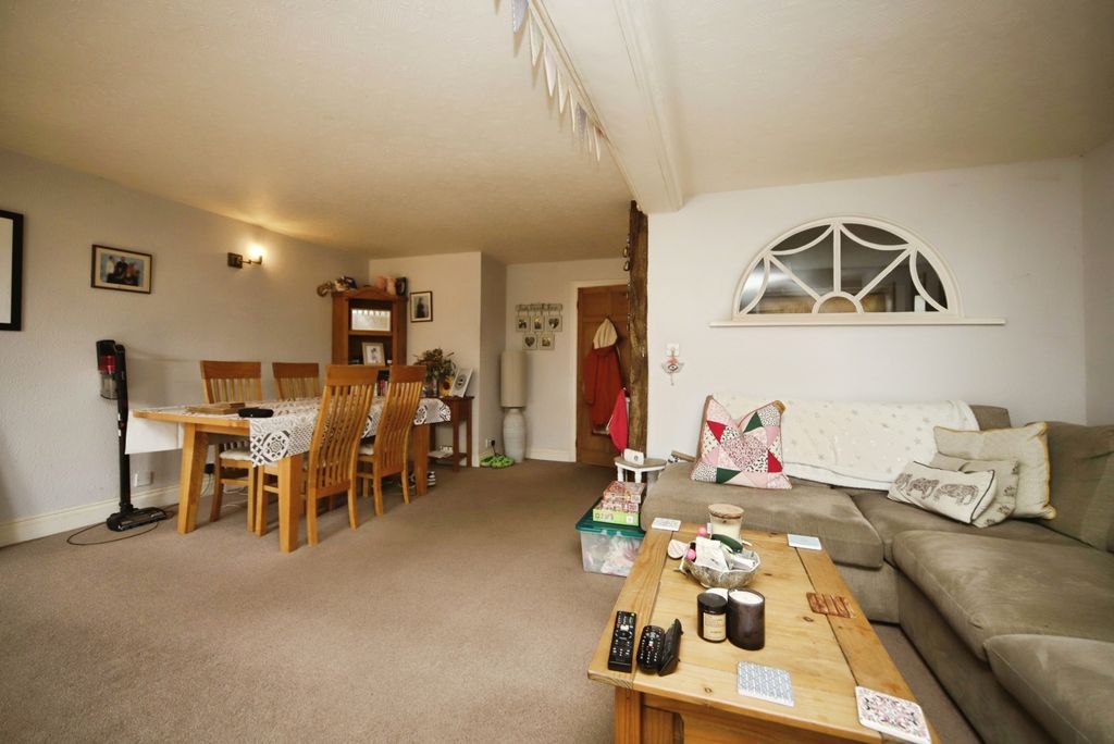 Property photo 2 of 32 Pbox-Img.Jpg