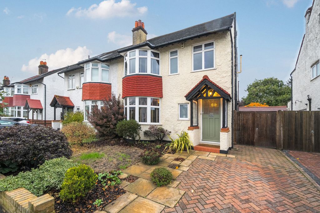 Property photo 1 of 37 1537961-56-6Adb83...