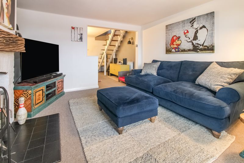 Property photo 3 of 21 Lounge