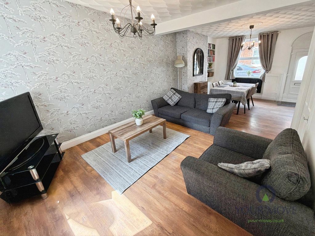 Property photo 2 of 11 Through Lounge