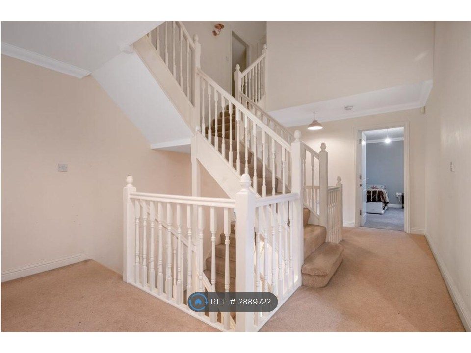 Property photo 2 of 25