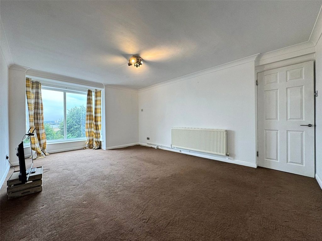 Property photo 3 of 11 Picture No. 15