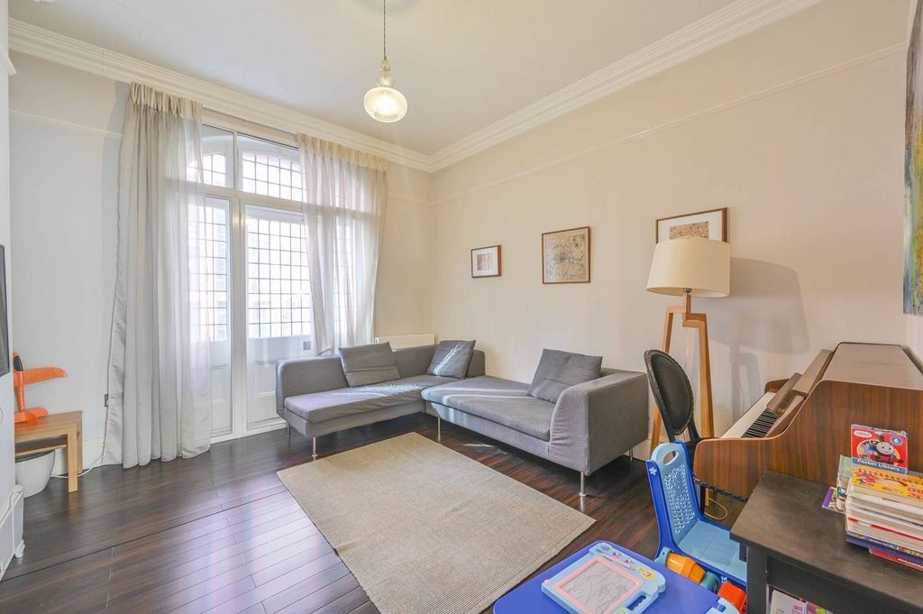 Property photo 2 of 12