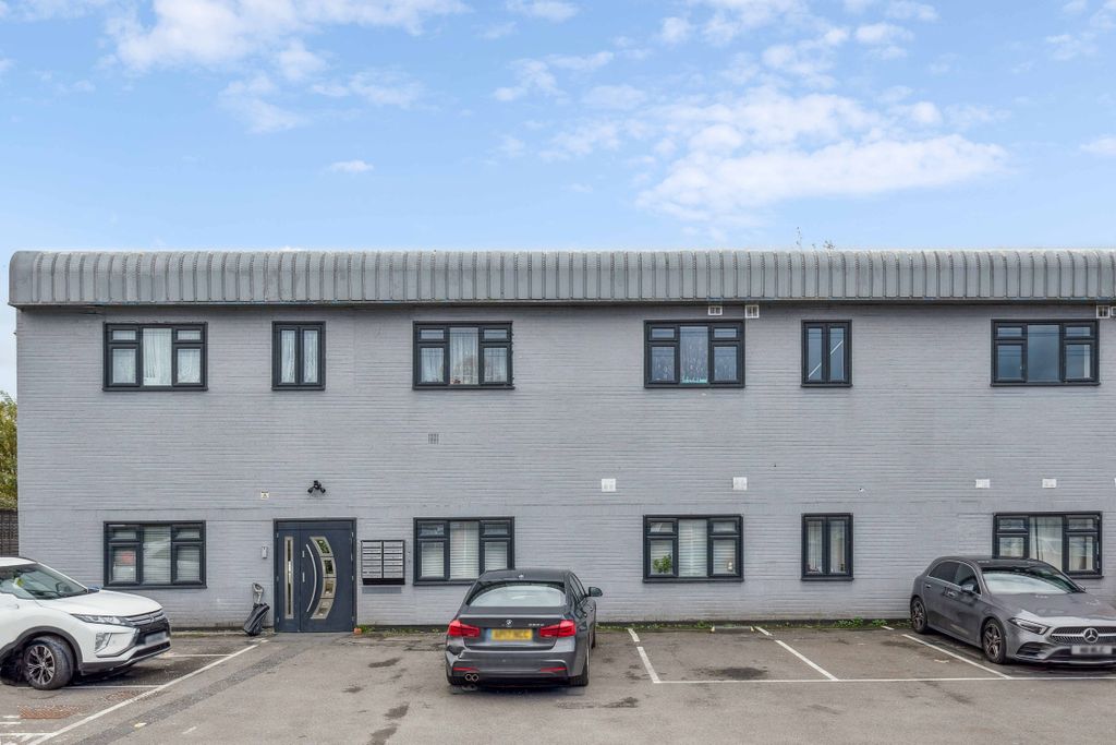 Property photo 1 of 10 2 (1).Jpg