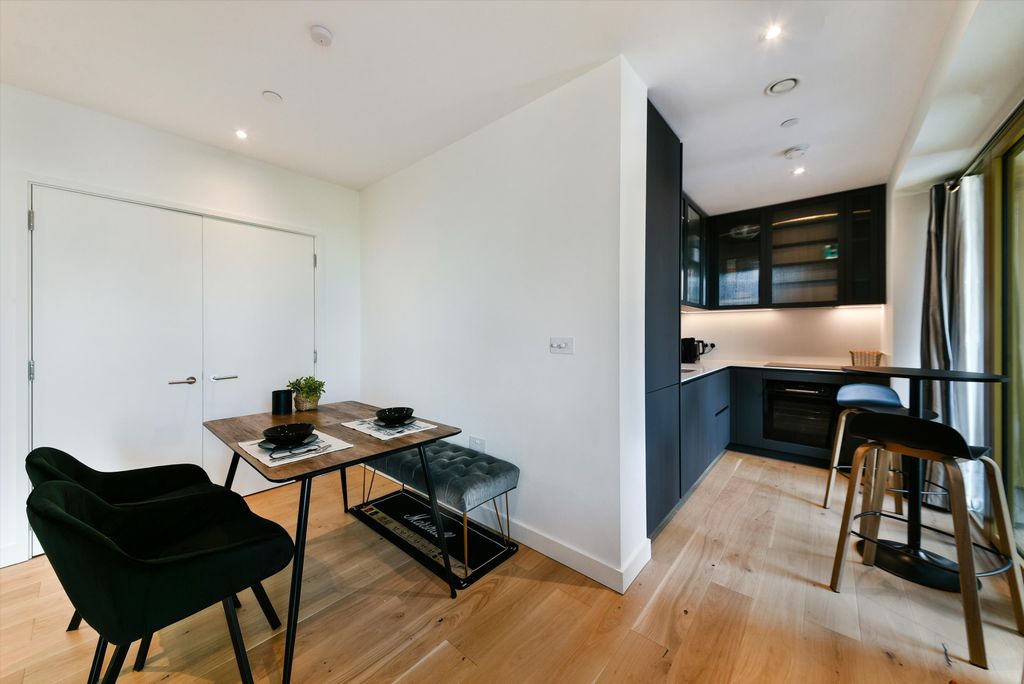 Property photo 3 of 12 Image