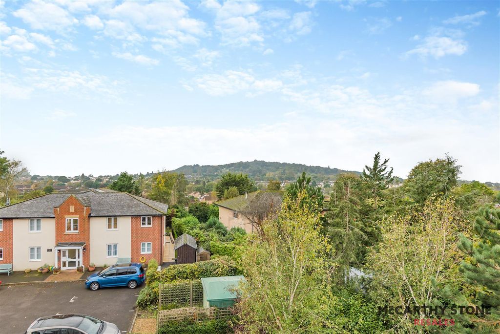 Property photo 2 of 17 8625089-Exterior01.Jpg