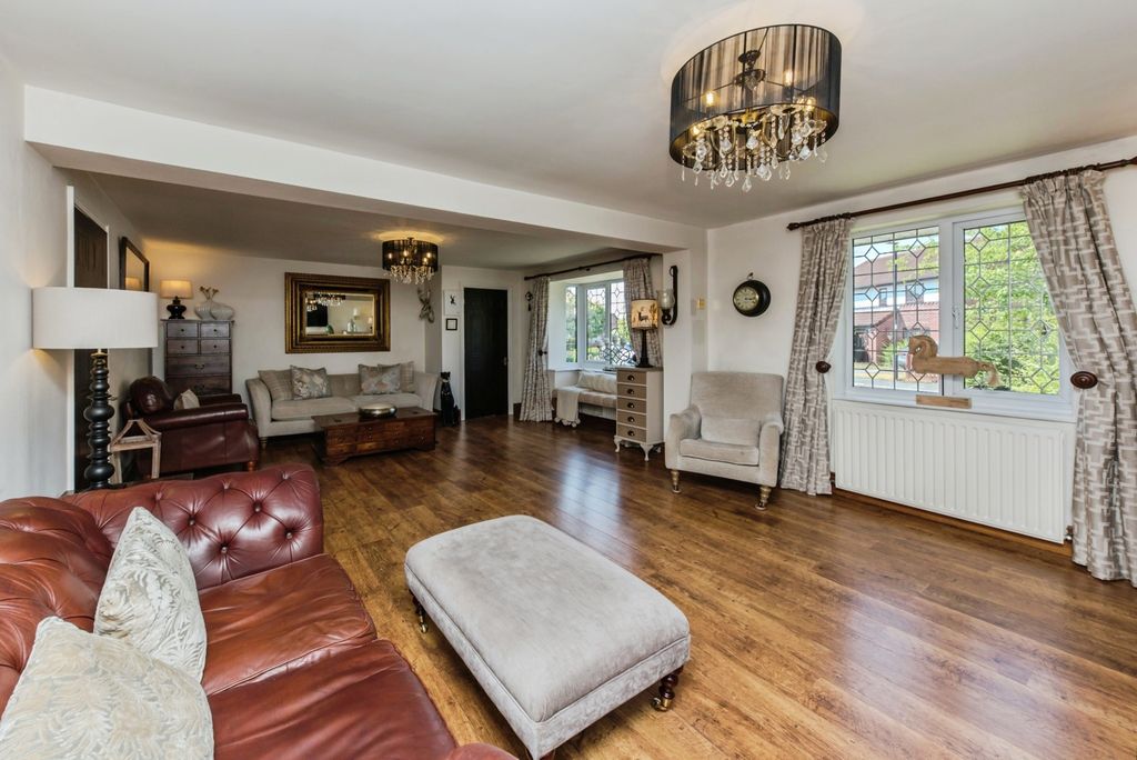 Property photo 2 of 36 Pbox-Img.Jpg