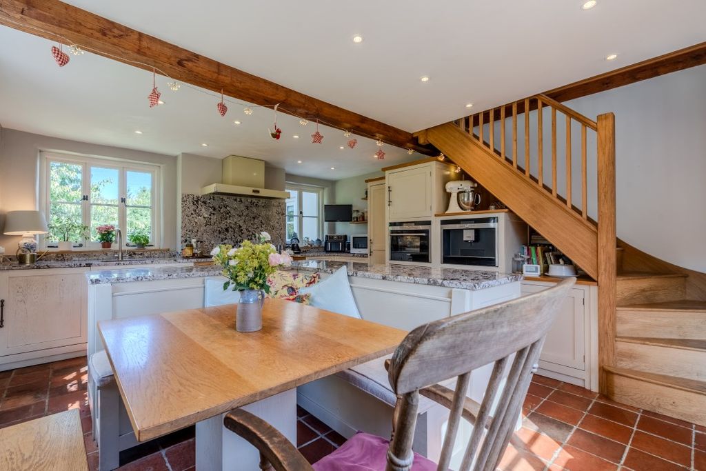 Property photo 3 of 37