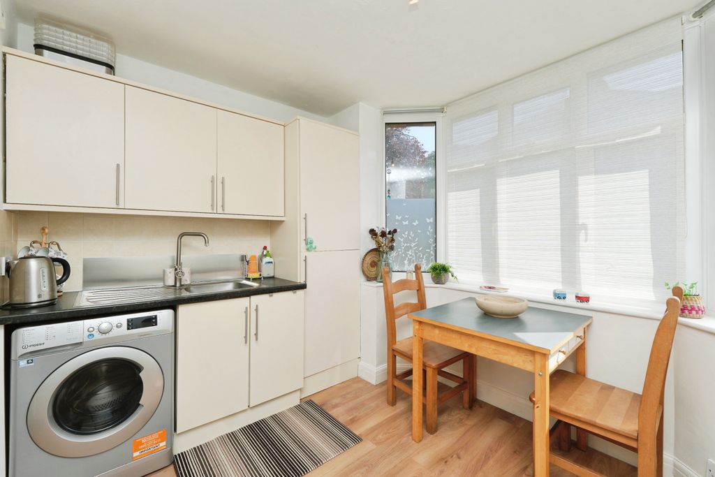 Property photo 2 of 16 Kitchen