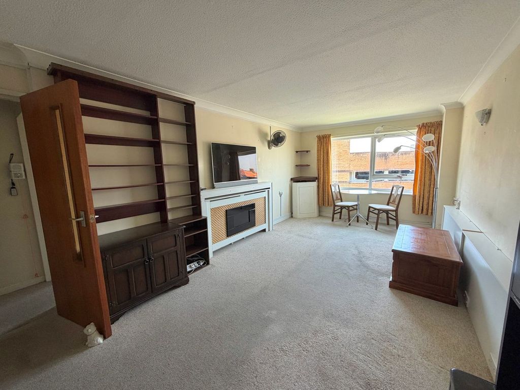 Property photo 3 of 14