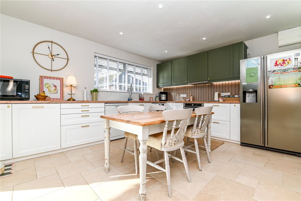 Property photo 2 of 15 Picture No. 05