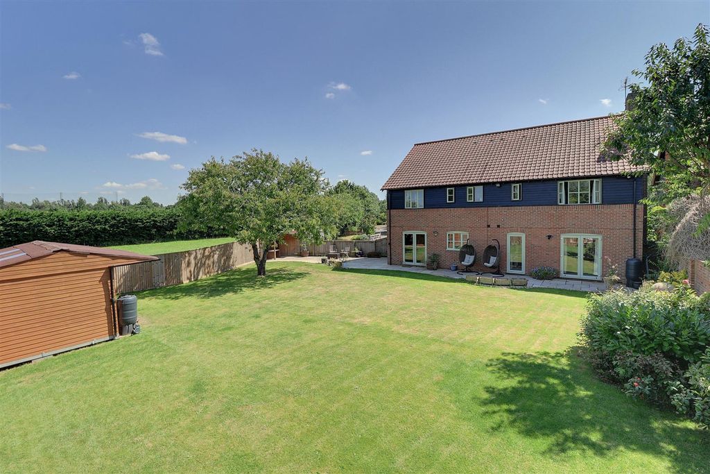 Property photo 2 of 26