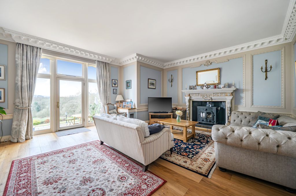 Property photo 2 of 31 1422477-12-69B932...