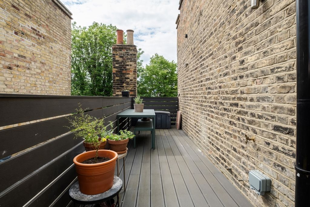 Property photo 2 of 9 Beresford Road